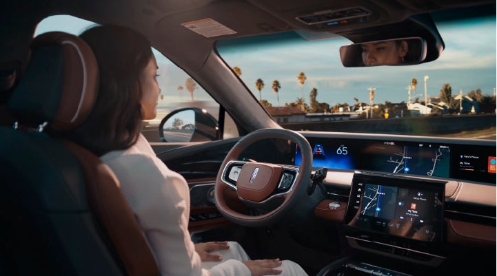 A person is shown driving hands-free on the highway with available Lincoln BlueCruise technology. | Courtesy Lincoln in Altoona PA
