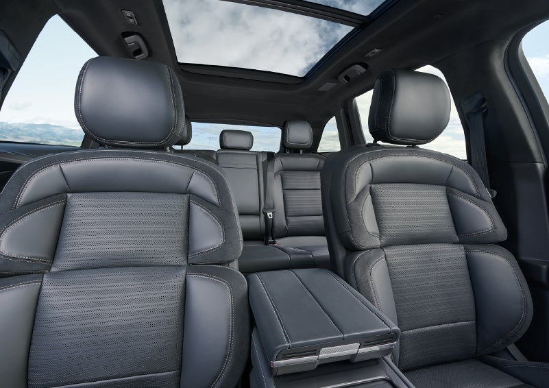 The spacious second row and available panoramic Vista Roof® is shown. | Courtesy Lincoln in Altoona PA