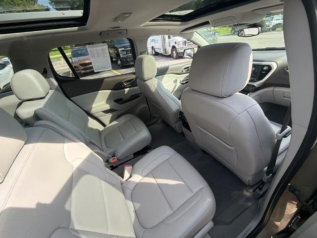 2022 GMC Acadia SLT