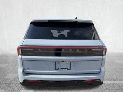 2027 Lincoln Navigator Reserve