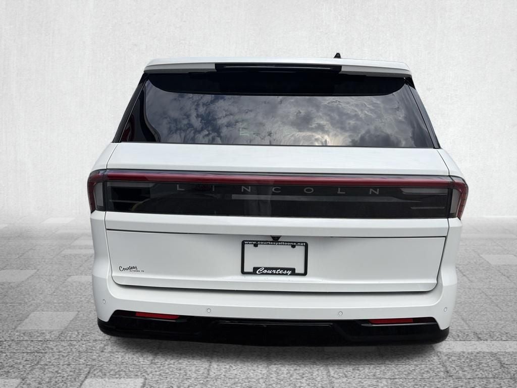 2027 Lincoln Navigator L Reserve