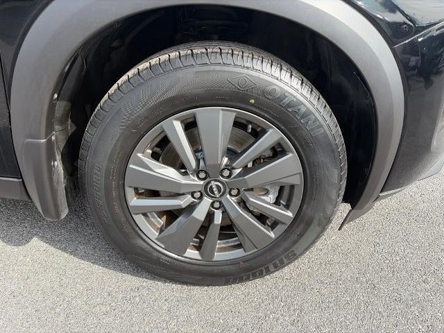 2023 Nissan Pathfinder SV