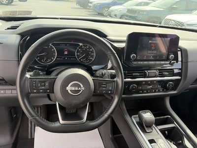 2023 Nissan Pathfinder SV