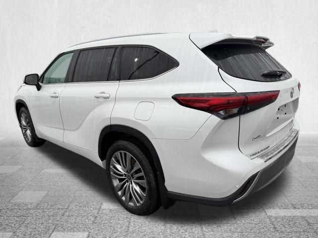 2022 Toyota Highlander Platinum
