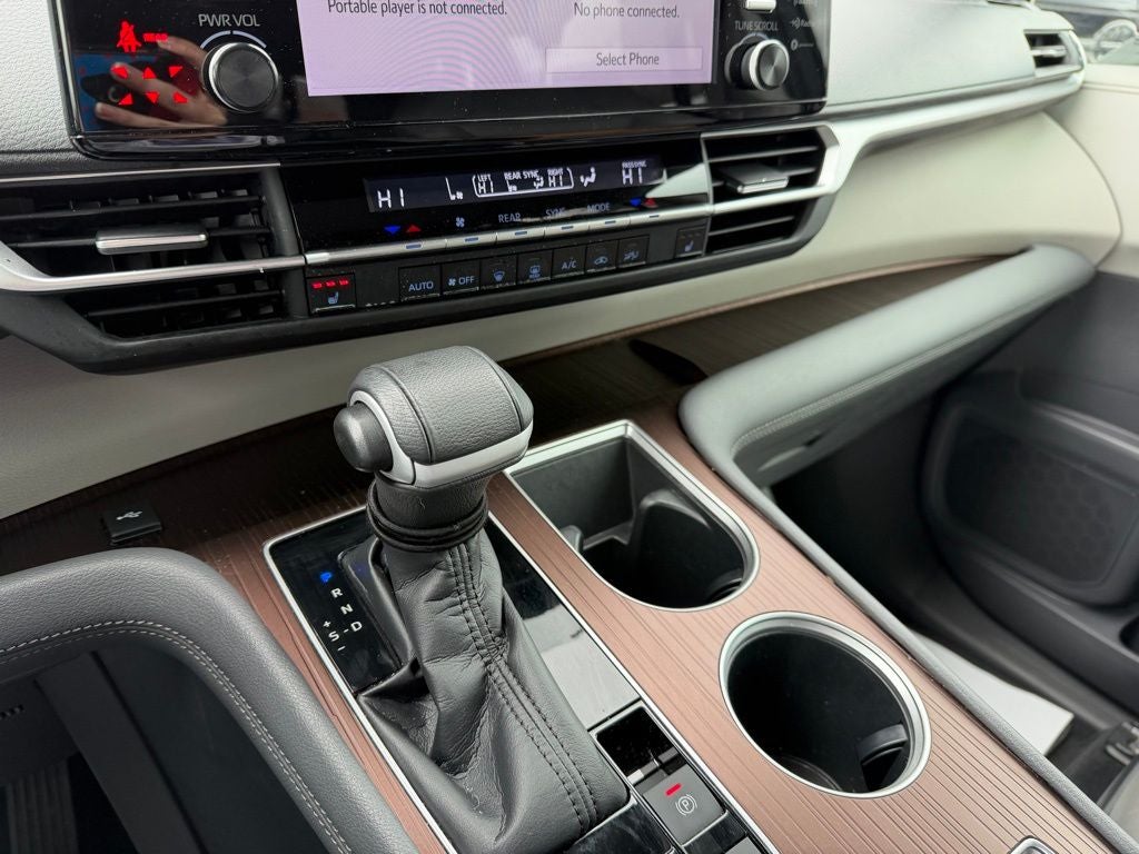 2022 Toyota Sienna XLE