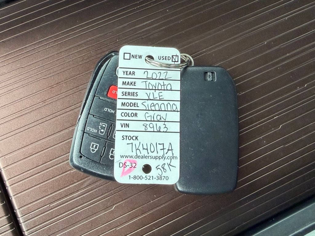 2022 Toyota Sienna XLE