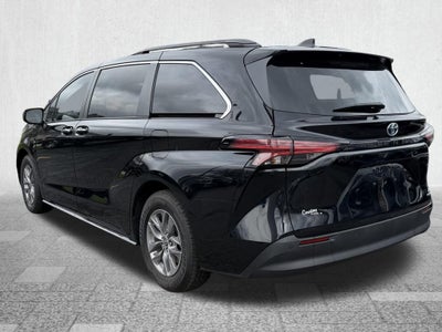 2022 Toyota Sienna XLE