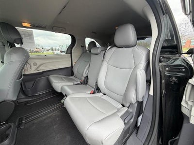 2022 Toyota Sienna XLE