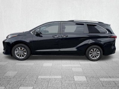 2022 Toyota Sienna XLE