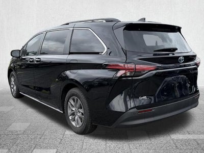 2022 Toyota Sienna XLE