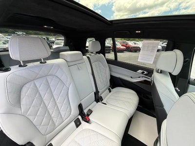 2024 BMW X7 xDrive40i