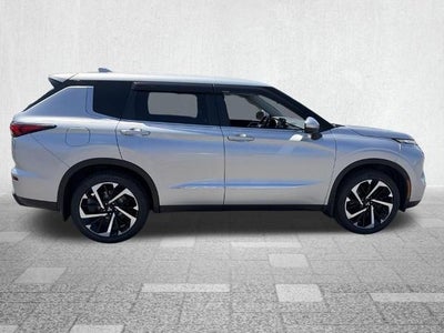2022 Mitsubishi Outlander ES