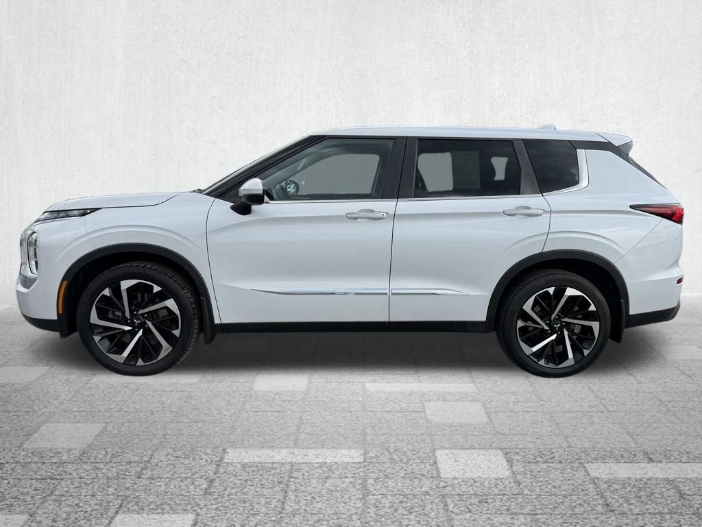 2022 Mitsubishi Outlander ES
