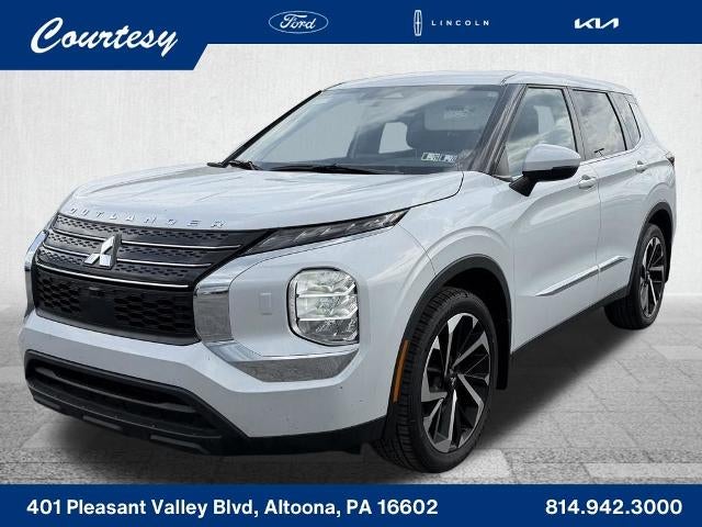 2022 Mitsubishi Outlander ES