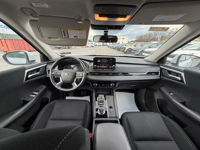 2022 Mitsubishi Outlander ES