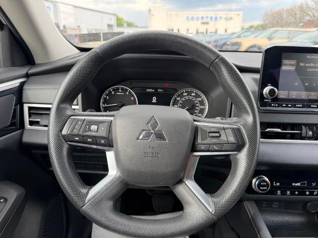 2022 Mitsubishi Outlander ES