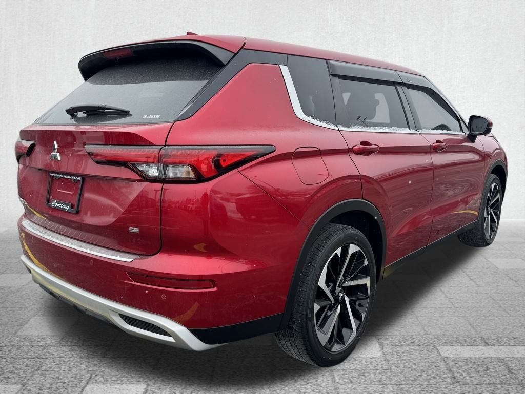2022 Mitsubishi Outlander SE