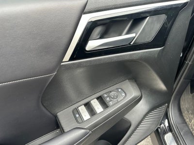 2024 Mitsubishi Outlander Base