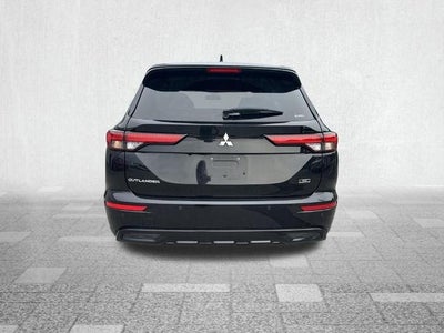 2024 Mitsubishi Outlander Base