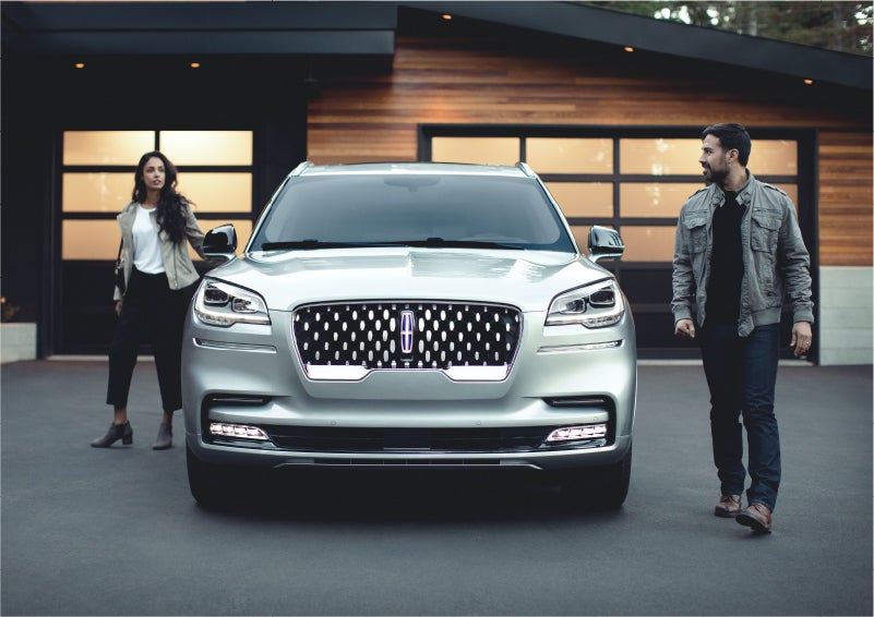 The sparkling grille of the 2023 Lincoln Aviator® Grand Touring model | Courtesy Lincoln in Altoona PA