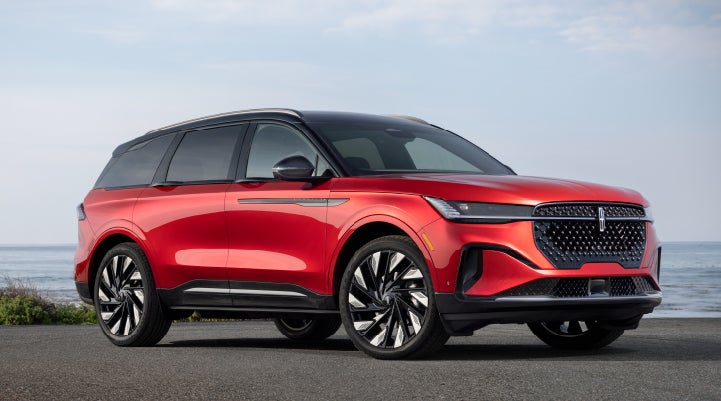 A 2024 Lincoln Nautilus® Reserve model is shown with the stylish available Jet Appearance Package. | Courtesy Lincoln in Altoona PA