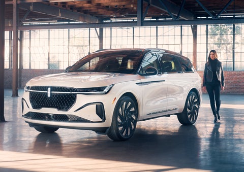A person approaches a 2024 Lincoln Nautilus® SUV. | Courtesy Lincoln in Altoona PA