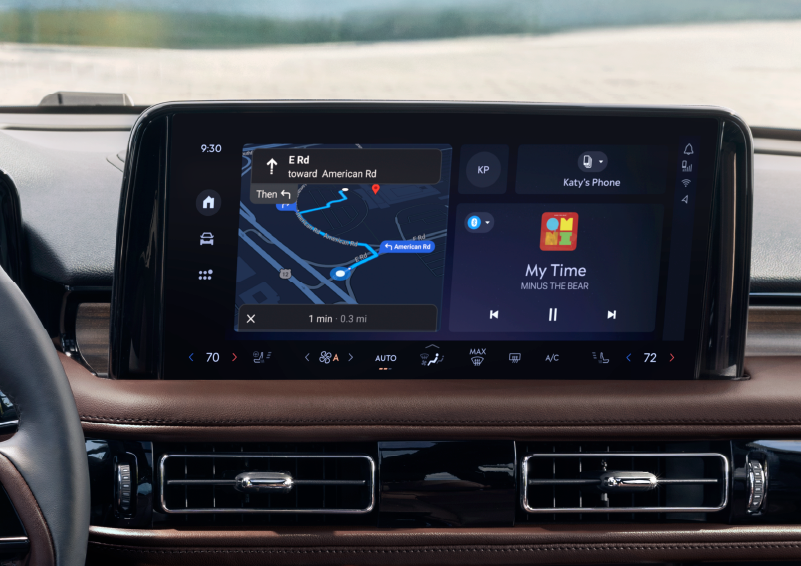 The 13.2-inch LCD touchscreen is showcased. | Courtesy Lincoln in Altoona PA