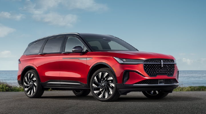 A 2025 Lincoln Nautilus® Reserve model is shown with the stylish available Jet Appearance Package. | Courtesy Lincoln in Altoona PA