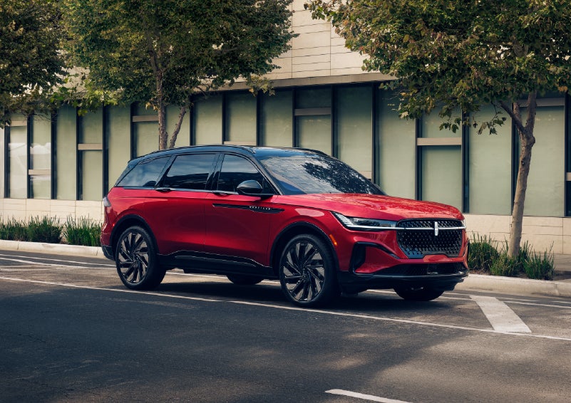 2026 Lincoln Nautilus® SUV with the available Jet Appearance Package and Hybrid transmission. | Courtesy Lincoln in Altoona PA