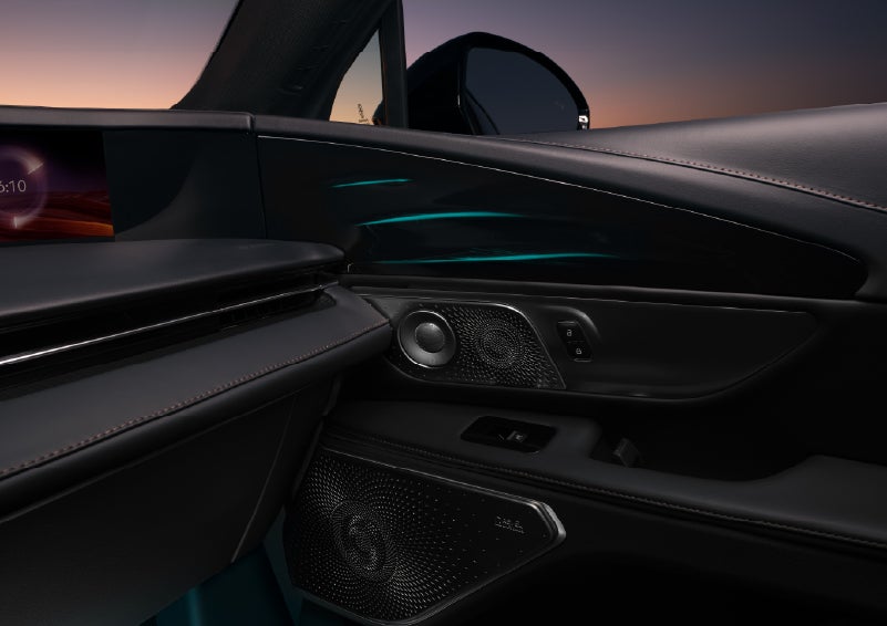 Selectable ambient lighting glows in the passenger door panel. | Courtesy Lincoln in Altoona PA