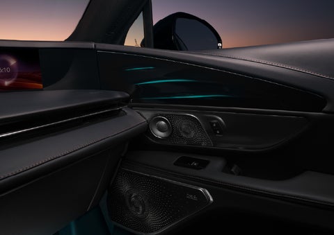 Selectable ambient lighting glows in the passenger door panel. | Courtesy Lincoln in Altoona PA